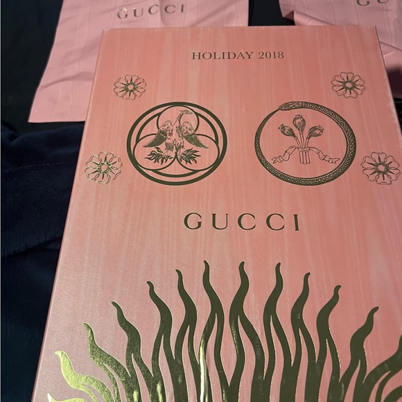 Gucci Flashtrek Reflective Gray
Sneakers - Picture 12 of 13